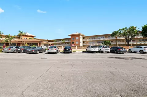 11855 NE 19th Dr #20, North Miami, FL 33181