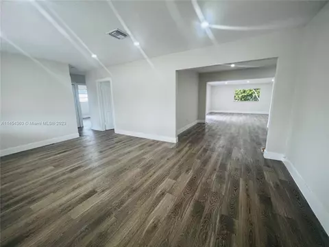 1380 W 5th Ct, Hialeah, FL 33010 photo 14
