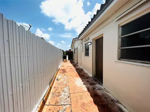 1380 W 5th Ct, Hialeah, FL 33010 photo 10