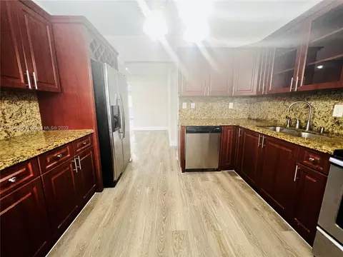 1380 W 5th Ct, Hialeah, FL 33010 photo 13
