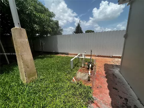 1380 W 5th Ct, Hialeah, FL 33010 photo 25