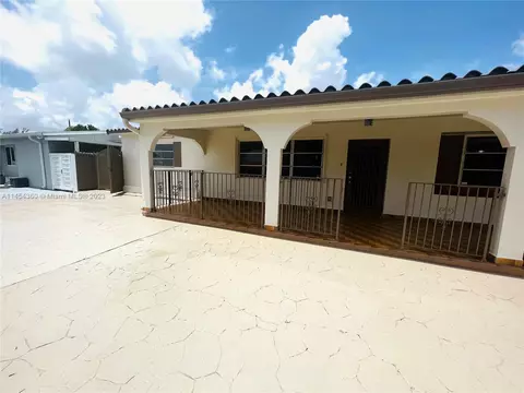 1380 W 5th Ct, Hialeah, FL 33010