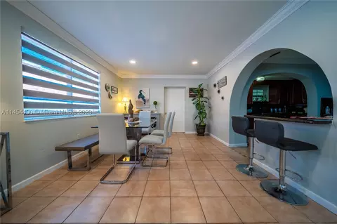 Dining - 925 E 29th St, Hialeah, FL 33013 photo 1 of 3