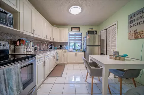 Kitchen - 925 E 29th St, Hialeah, FL 33013 photo 2 of 3