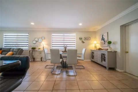 Dining - 925 E 29th St, Hialeah, FL 33013 photo 2 of 3