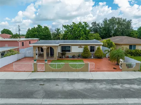 View/Area - 925 E 29th St, Hialeah, FL 33013 photo 1 of 5