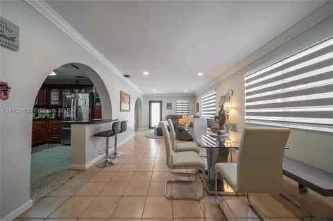 Dining - 925 E 29th St, Hialeah, FL 33013 photo 3 of 3