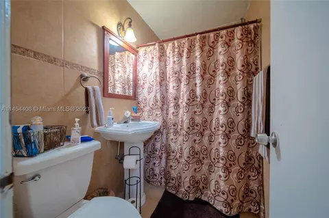 Bath - 925 E 29th St, Hialeah, FL 33013 photo 1 of 2