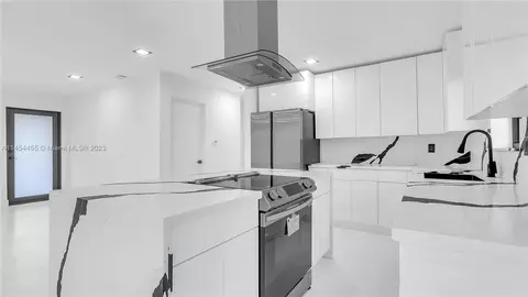 3810 NW 6th St, Lauderhill, FL 33311