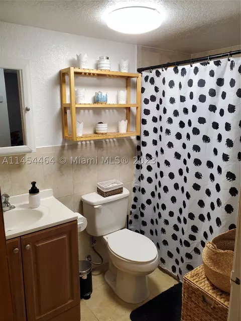 Undisclosed, Hialeah, FL 33012 photo 12