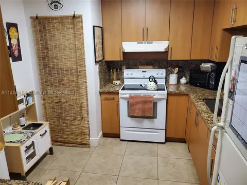 Undisclosed, Hialeah, FL 33012 photo 8