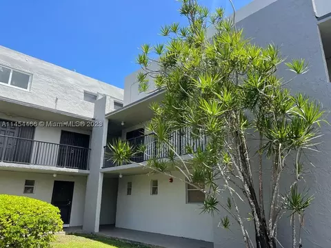 10 NW 87th Ave #B109, Miami, FL 33172