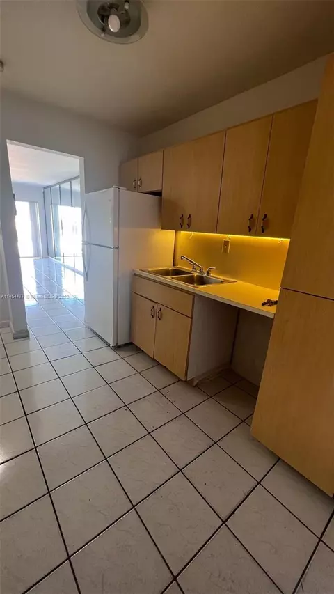 Undisclosed, Hialeah, FL 33012 photo 9
