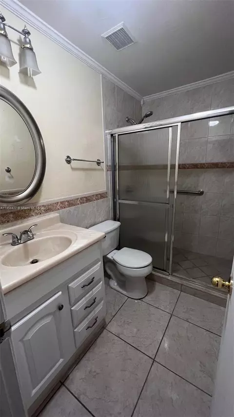 Undisclosed, Hialeah, FL 33012 photo 19
