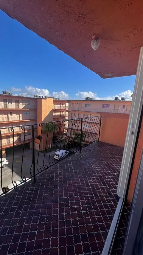 Undisclosed, Hialeah, FL 33012 photo 14