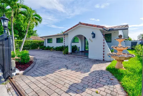 605 SW 104th Ave, Sweetwater, FL 33174