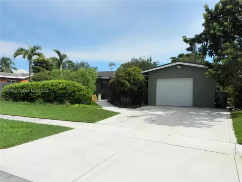 10410 NW 19th Pl, Pembroke Pines, FL 33026