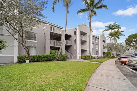 720 SW 111th Ave #201, Pembroke Pines, FL 33025