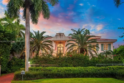 7111 Los Pinos Blvd, Coral Gables, FL 33143