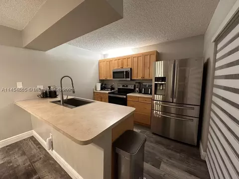 836 SW 118th Ter #836, Davie, FL 33325