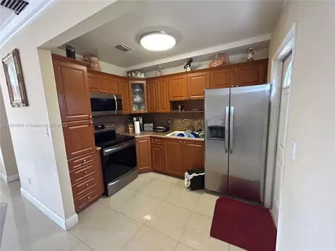 20 E 60th St, Hialeah, FL 33013 photo 4