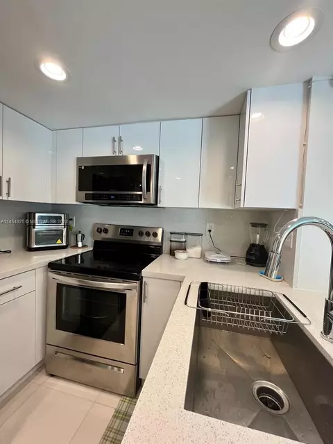 Undisclosed, Miami, FL 33175