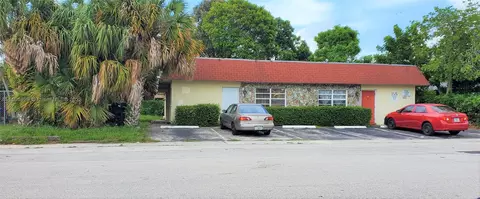 7605 SW 10th St, North Lauderdale, FL 33068
