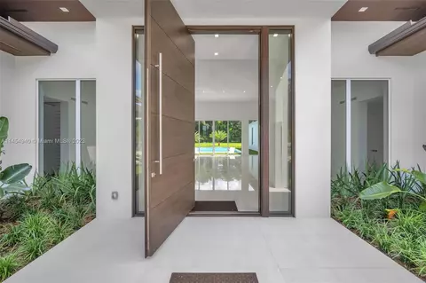 9500 SW 104th St, Miami, FL 33176