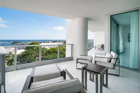 2627 S Bayshore Dr #1105, Miami, FL 33133