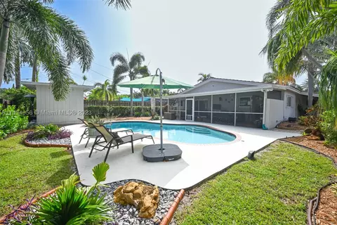 400 NE 49th St, Oakland Park, FL 33334