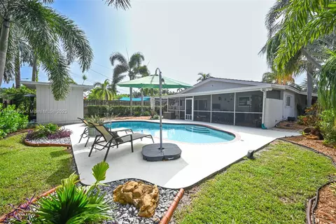 400 NE 49th St, Oakland Park, FL 33334