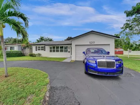 5201 Cleveland St, Hollywood, FL 33021