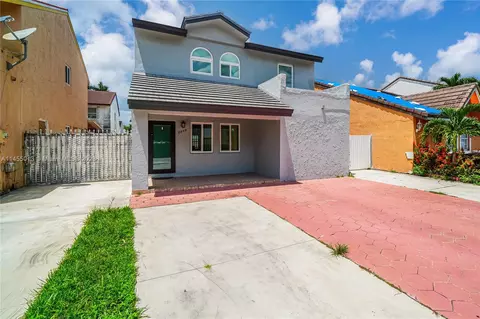 8849 NW 108th St, Hialeah Gardens, FL 33018