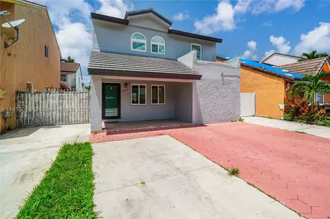 8849 NW 108th St, Hialeah Gardens, FL 33018