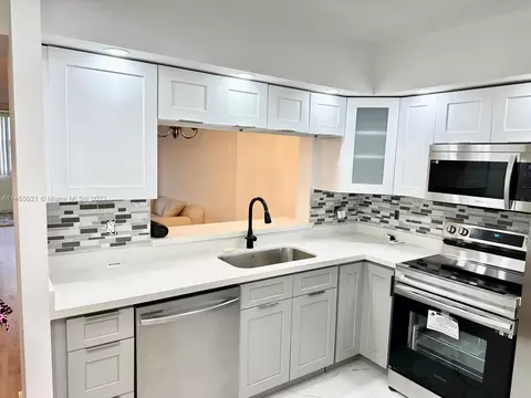 610 NE 12th Ave #603, Hallandale Beach, FL 33009
