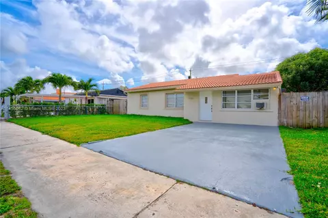 7180 SW 7th St, Miami, FL 33144