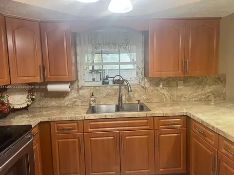6870 W 2nd Ln #6870, Hialeah, FL 33014 photo 14