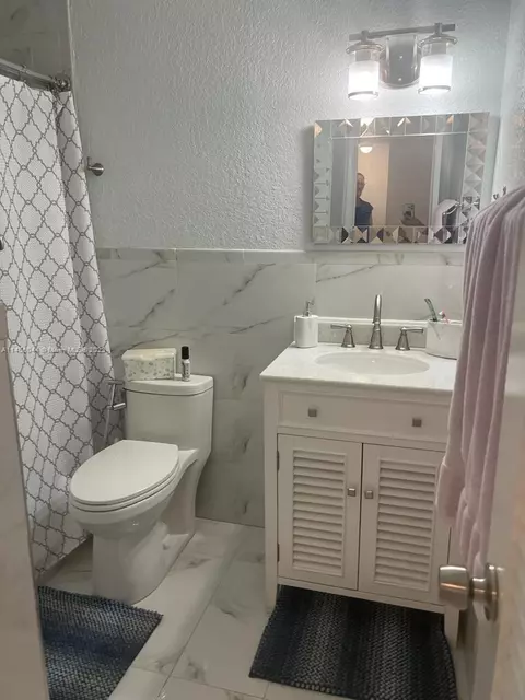 6870 W 2nd Ln #6870, Hialeah, FL 33014 photo 43