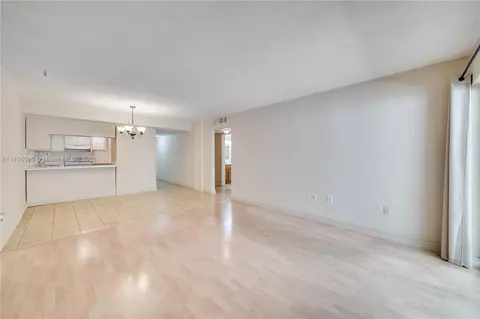 1850 W 56th St #2110, Hialeah, FL 33012