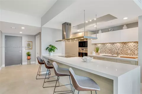 17301 Biscayne Blvd #1206, North Miami Beach, FL 33160
