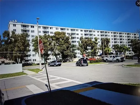 1251 NE 108th St #104, North Miami, FL 33161