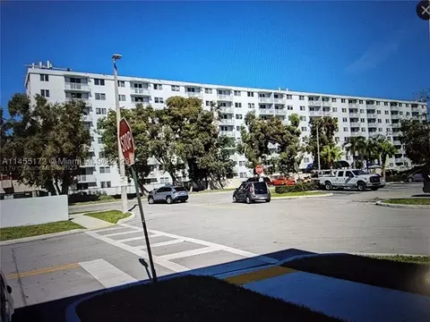 1251 NE 108th St #104, North Miami, FL 33161