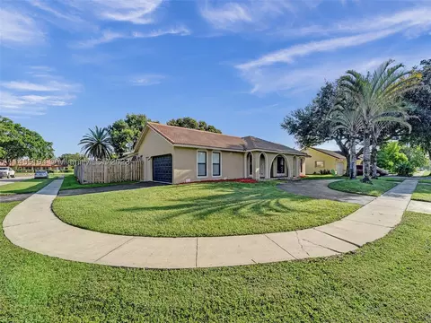 7481 SW 16th St, Plantation, FL 33317