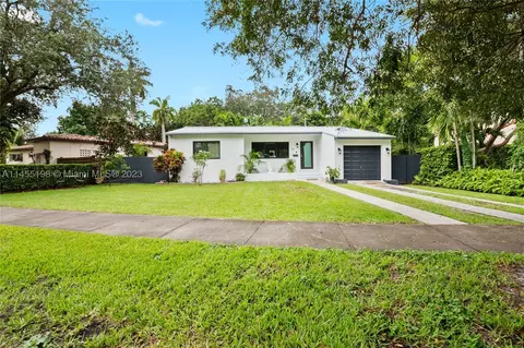 579 Hunting Lodge Dr, Miami Springs, FL 33166