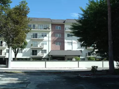 5731 NW 37th St #500-F, Virginia Gardens, FL 33166