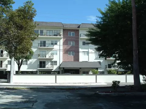 5731 NW 37th St #500-F, Virginia Gardens, FL 33166