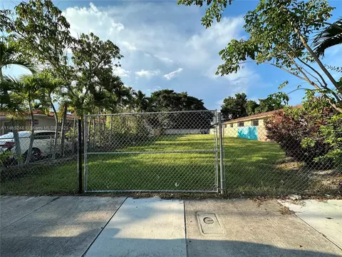 2741 SW 25th Ter, Miami, FL 33133