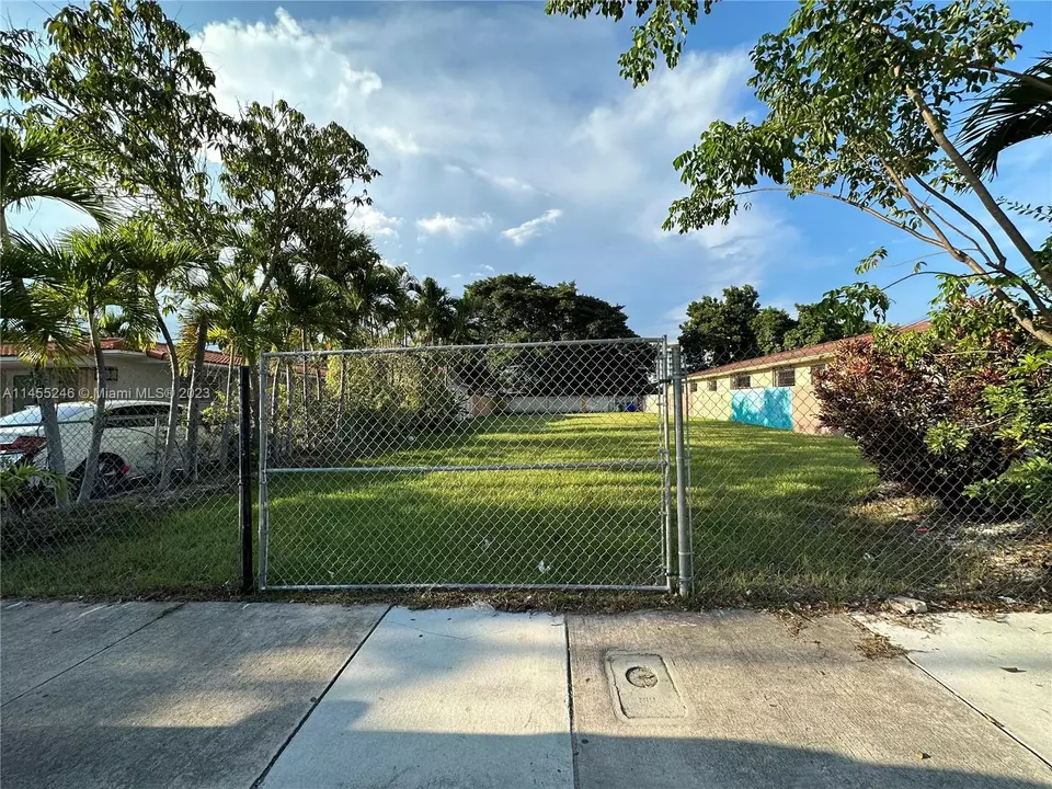  2741 SW 25th Ter, Miami, FL 33133 photo 1