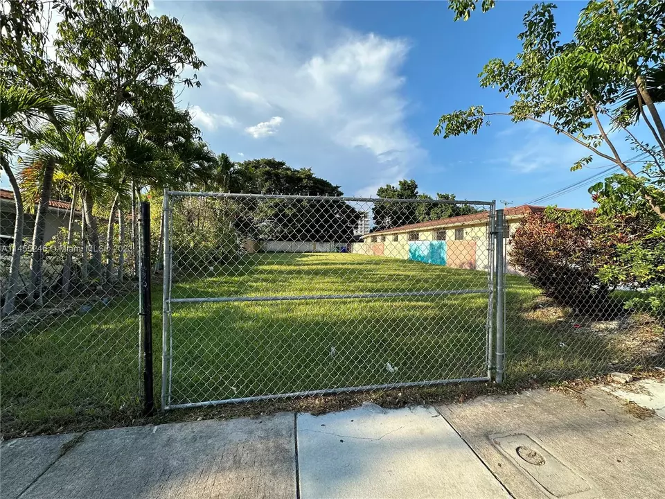  2741 SW 25th Ter, Miami, FL 33133 photo 7