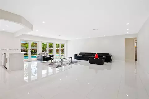21100 Highland Lakes Blvd, Miami, FL 33179